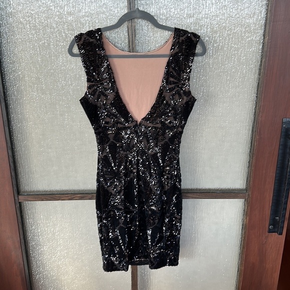 Dress the Population black sequins mini dress size small. New without tags. - Picture 6 of 9
